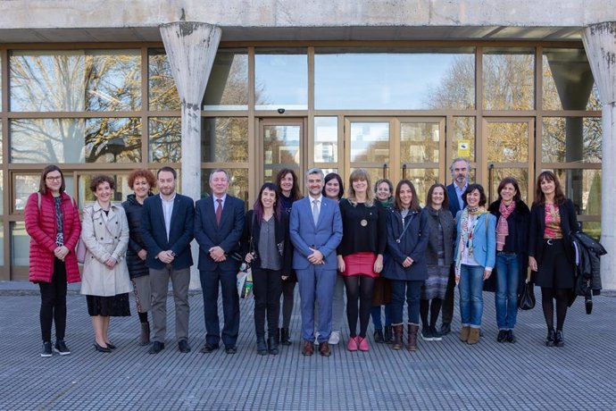 El Gobierno de Navarra y la UPNA crean la Cátedra de Mujer, Ciencia y Tecnología