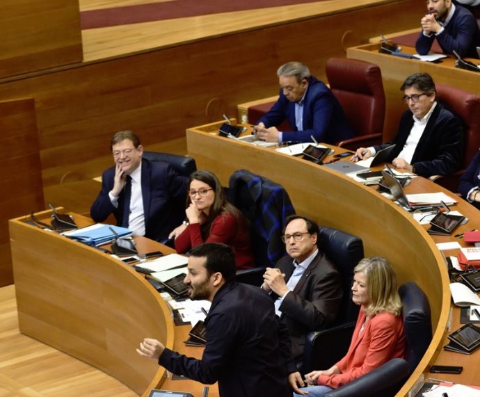 Marz recrimina al PP que acuse a profesores de "adoctrinar": "Agitan banderas p