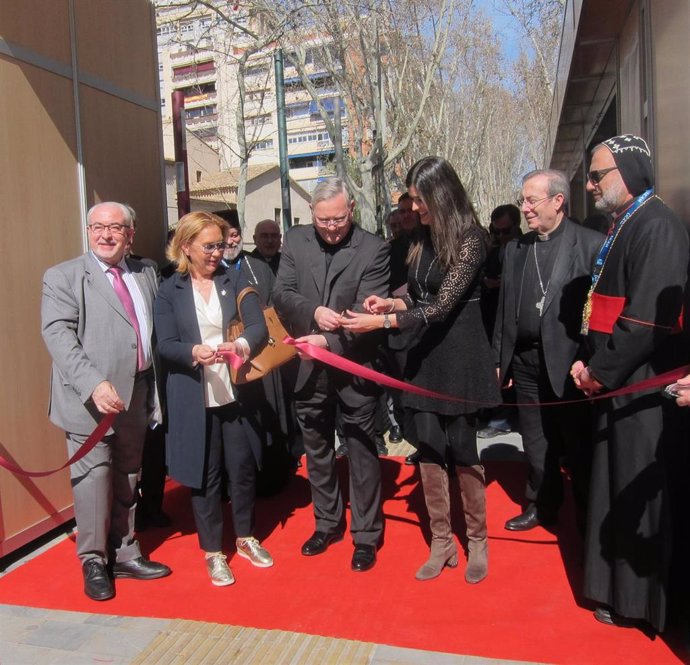 La UCAM inaugura la XVIII Muestra Internacional de Voluntariado en el paseo Alfo