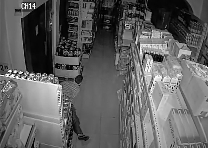 Fotograma de la cámara de seguridad de uno de los robos en Sa Pobla