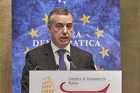 Urkullu reivindica a Arzalluz como "guía de la construcción nacional y social de Euskadi" en la democracia