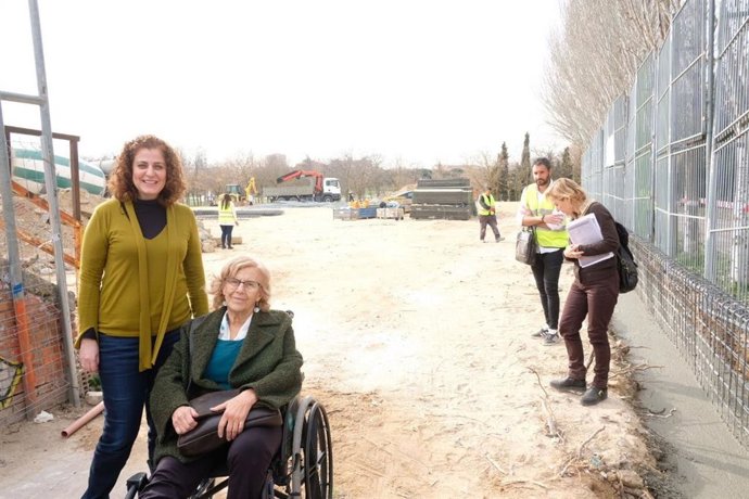 La alcaldesa de Madrid, Manuela Carmena, visita Carabanchel