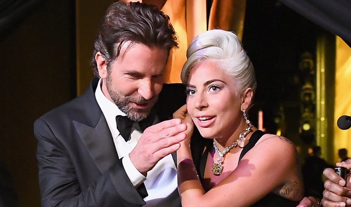 Lady Gaga y Bradley Cooper en los Oscar