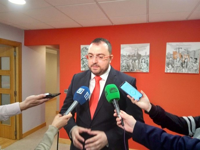 Barbón (FSA) celebra la puesta en marcha de la 'Oficina Asturias Industrial'