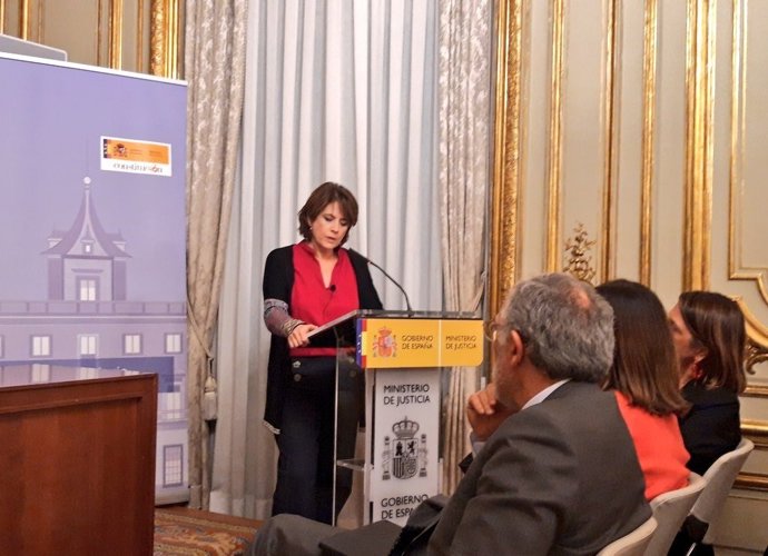 Delgado asegura que "una democracia no puede considerarse plena si los derechos 