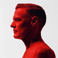 Escucha completo el elegante nuevo álbum de Bryan Adams (con colaboración de Jennifer Lopez incluida)