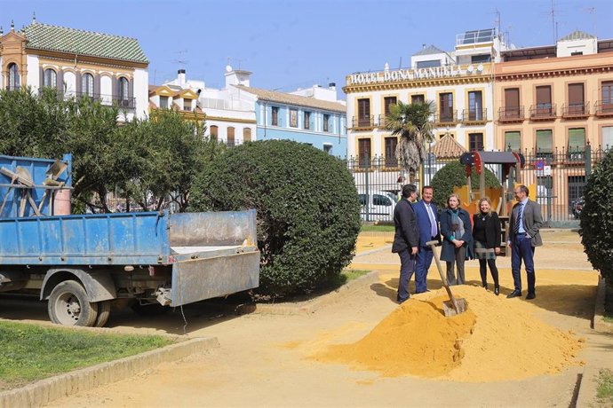 Juan Carlos Cabrera visita las obras de los Jardines de Murillo