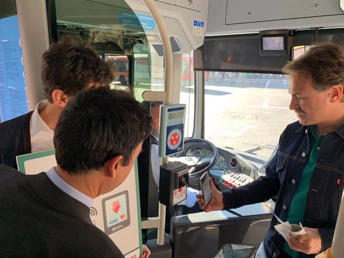 Los autobuses de EMT Valncia estrenarán un proyecto piloto de pago con tarjeta 