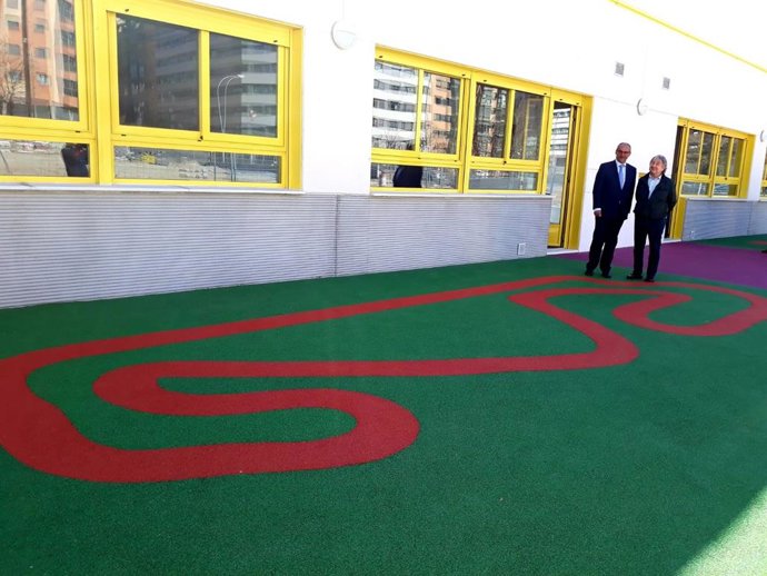 Vallecas tendrá un colegio dedicado a Ángel Nieto y la Comunidad destaca los 86 