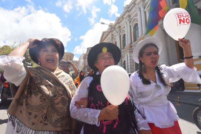 "Jueves De Comadres", Un Día De Reivindicación De La Mujer En Bolivia Y Ahora Pa