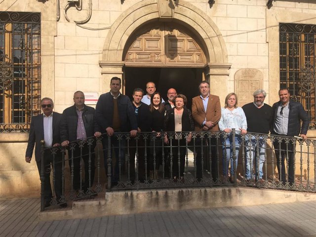 Reunión con alcaldes de El Condado sobre la gestión del abastecimiento de agua.