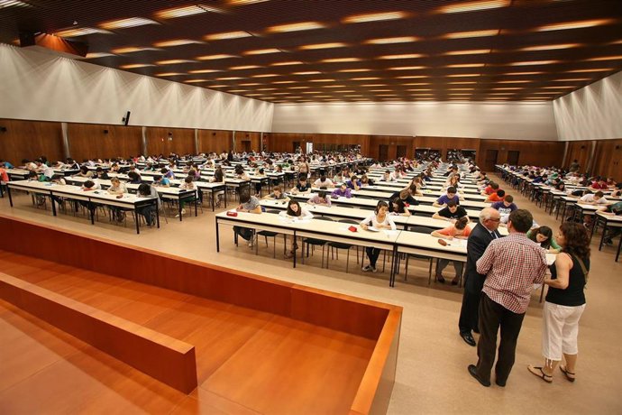 Pruebas De Selectividad De 2012 En La Universidad Pública De Navarra.