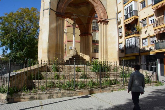 Beltrán Pérez visita el Templete de la Cruz del Campo