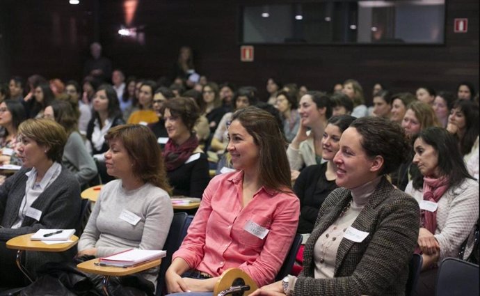 La tasa de actividad femenina en Barcelona pasa del 54,7% al 57% entre 2015 y 20