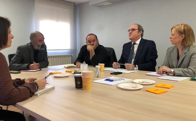 Gabilondo apuesta por cláusulas sociales en los contratos públicos para apoyar l