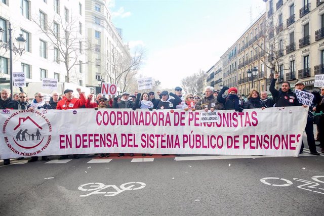 Manifestación convocada por la Coordinadora Estatal en Defensa del Sistema Públi