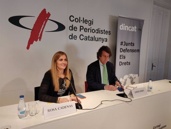 La presidenta de Dincat, Rosa Cadenas, i l'advocat i directiu de Dincat, Jordi D