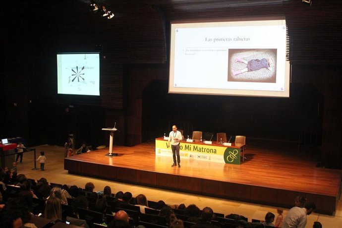 Málaga.-Alimentación saludable, derechos en maternidad y conciliación, protagoni