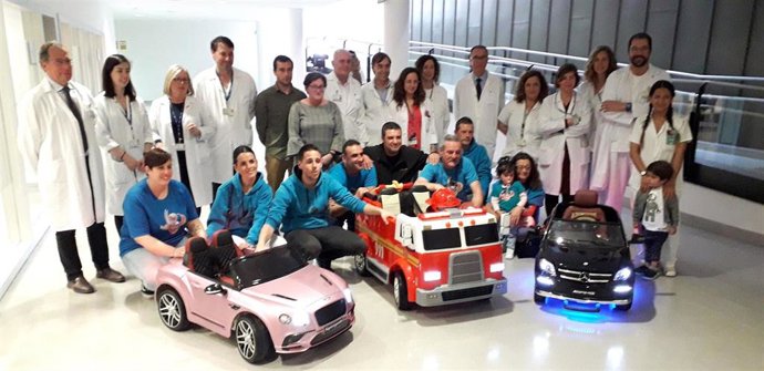 El HUCA incorpora tres coches eléctricos teledirigidos para trasladar al quirófa