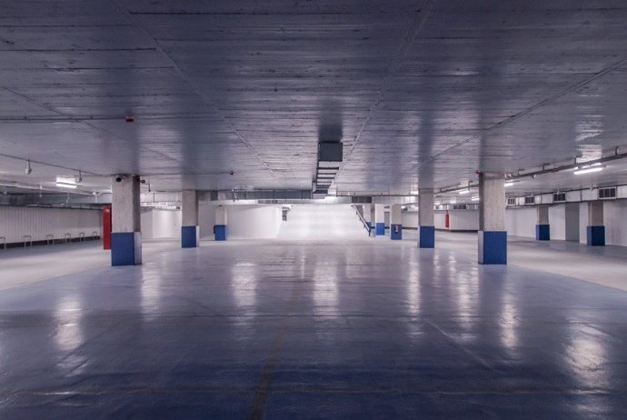 Interior del parking de Brujas (Mercado Central)