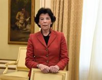 Celaá critica a la Comunidad de Madrid por pedir suelo público para construir colegios concertados: "Eso no puede ser"