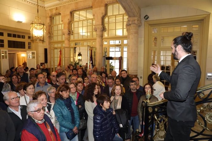 Más de 1.500 personas participan en la jornada de puertas abiertas del Parlament