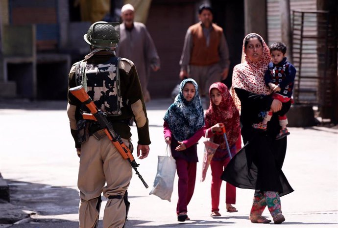 Policía indio en Cachemira