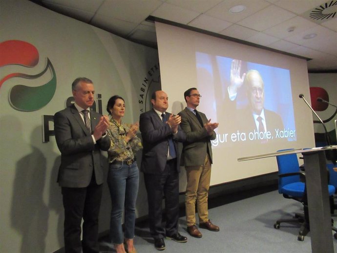 El PNV dice que el "legado" de Arzalluz es seguir "levantando" Euskadi y "constr