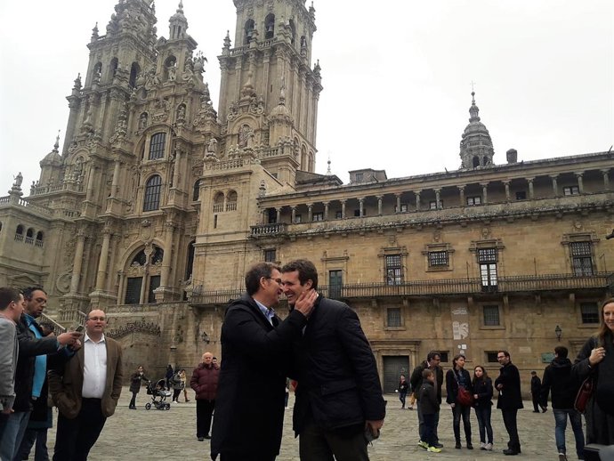28A.-Fotos Con Seguidores Y Cánticos De "Presidente, Presidente" En La Visita De