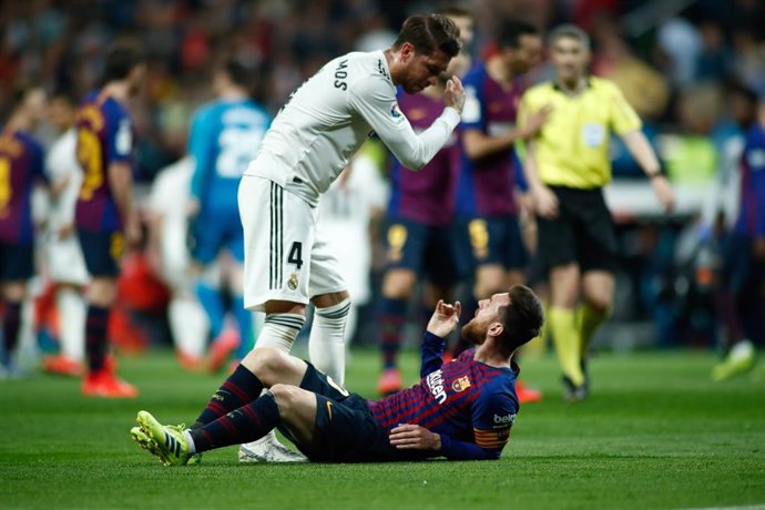 Soccer: La Liga - Real Madrid v FC Barcelona