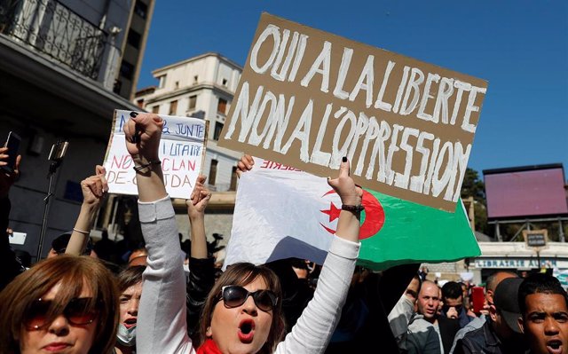 Manifestación contra un quinto mandato de Abdelaziz Buteflika como presidente de