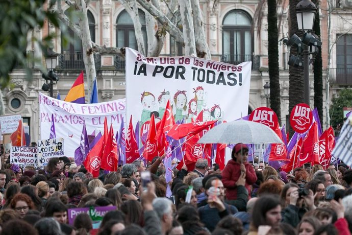 Imagen de una manifestación feminista en Sevilla con motivo del 8 de marzo