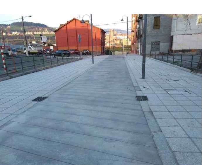 El Ayuntamiento de Bilbao reabre la calle Barinaga tras invertir 435.000 euros e