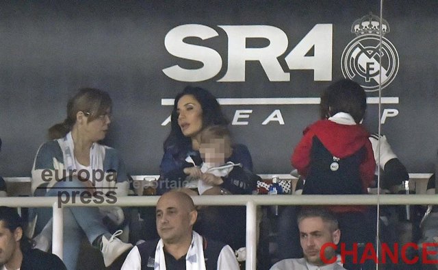 Pilar Rubio y sus hijos, el mejor apoyo para Sergio Ramos tras la derrota del Re