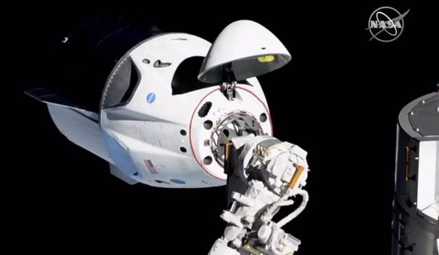 La 'Dragon Crew' atraca en la Estación Espacial Internacional