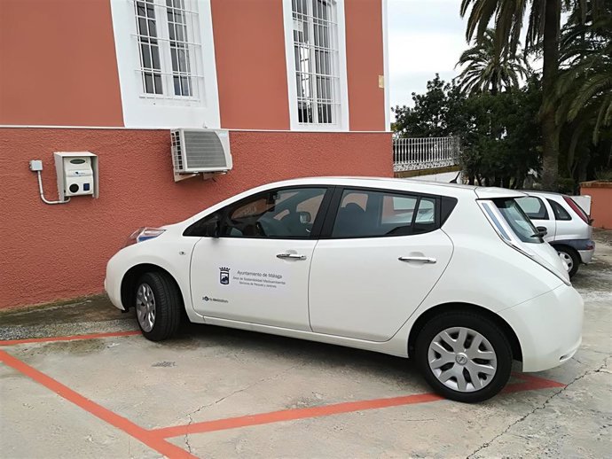 Coche eléctrico de Parques y Jardines del Ayto de Málaga contaminación carbono