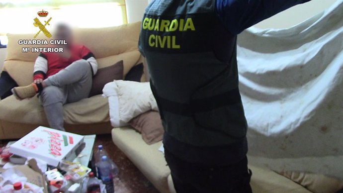 La Guardia Civil detiene a 14 miembros de una organización criminal dedicada a l
