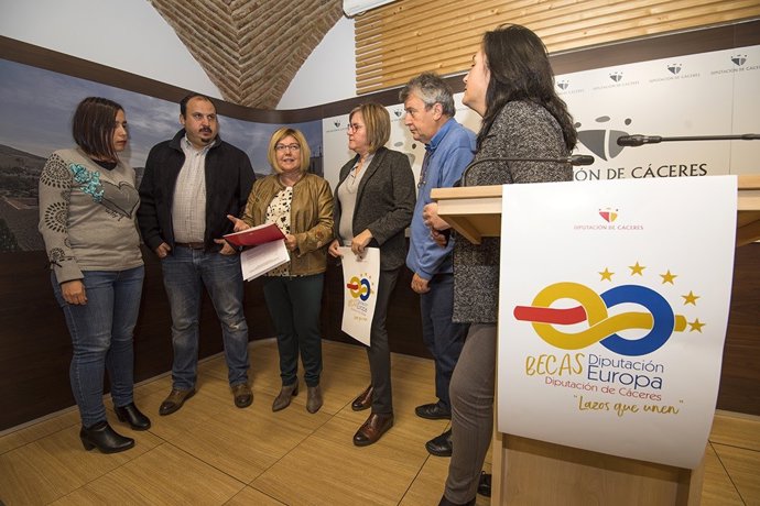 [Grupoextremadura] Nota Becas Diputación Europa