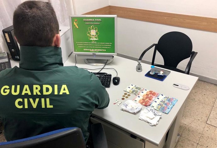 Detenido un joven de Ribadumia (Pontevedra) por tráfico de drogas en Cambados co