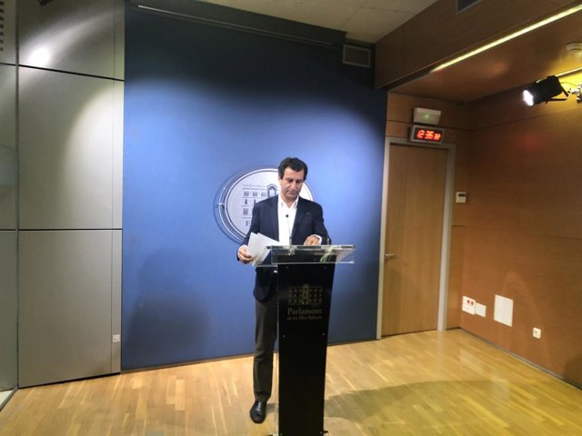 Company diu que el REB està "buit de contingut" i que seguiran demanant explic