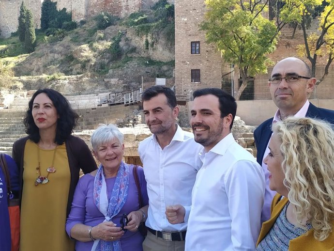 Garzón,con Maíllo, en un encuentro con mujeres para abordar los preparativos de 