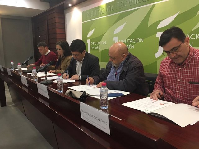 Jaén.- MásJaén.- Acuerdo con los sindicatos en Diputación para acercar el sueldo