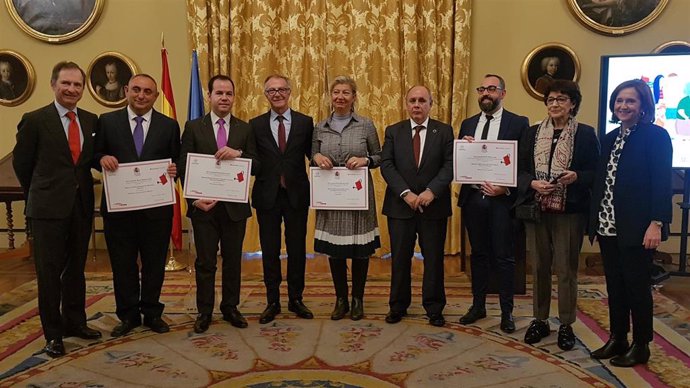 Cultura galardona a bibliotecas canarias y manchegas en los XIX Premios María Mo