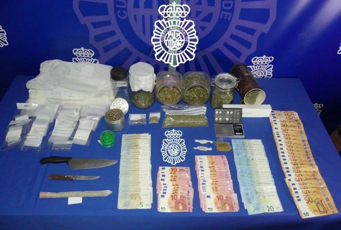 Tres detenidos en el desmantelamiento de un punto de venta de droga en Salamanca