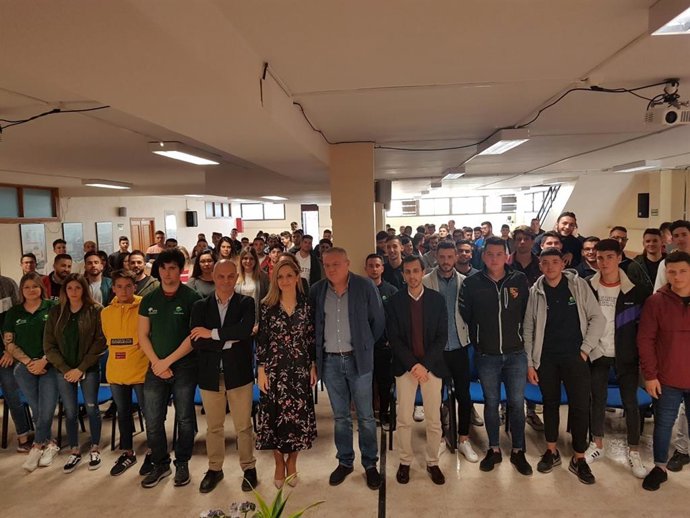 Sánchez visita la EFA Campomar