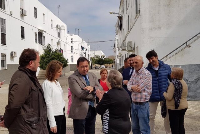 Ricardo Sánchez visita Las Viñas de Lora del Río