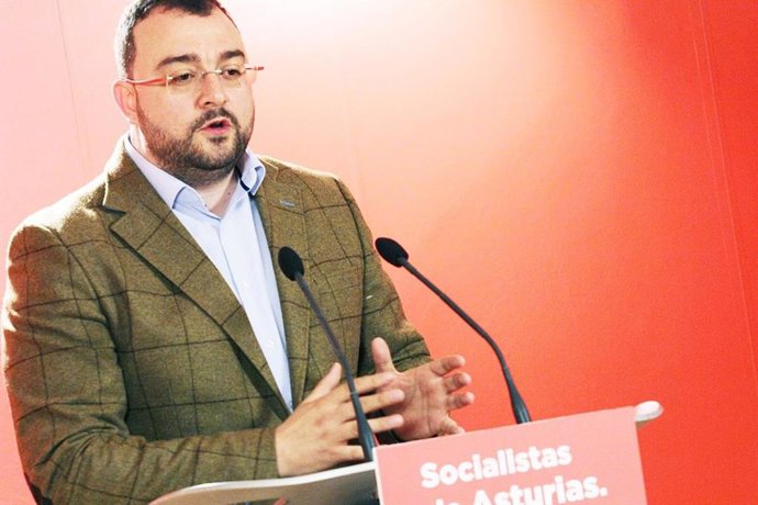 Barbón (FSA-PSOE) llama a "concentrar los votos" ante la "situación excepcional"