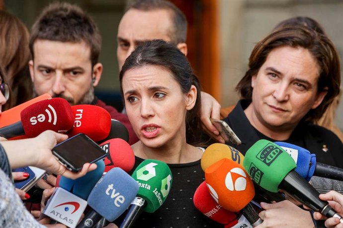 Rueda de prensa de Irene Montero y Ada Colau en el Congreso de los Diputados
