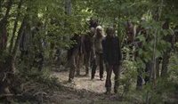 The Walking Dead ajusta cuentas y sorprende con una zombie desnuda