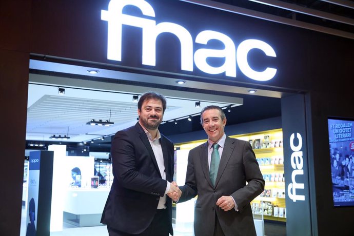 Fnac i CaixaBank signen per primera vegada una 'Joint Venture'